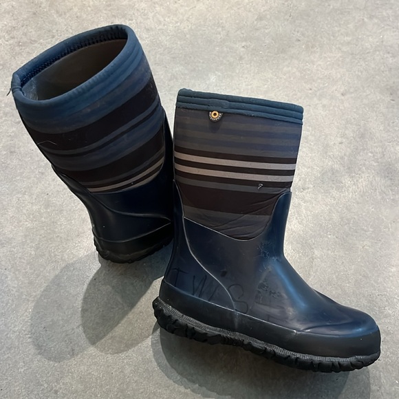 Bogs Striped Navy Blue Rain Boots - Picture 5 of 8
